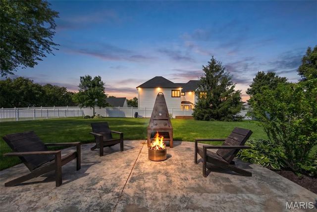 9801 Hilltop Drive, Sunset Hills, MO 63128