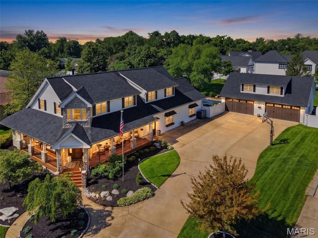9801 Hilltop Drive, Sunset Hills, MO 63128