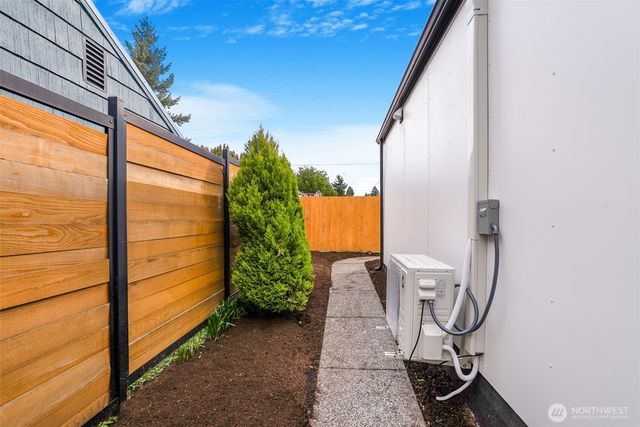 7934 SW 20th Avenue, Seattle, WA 98106