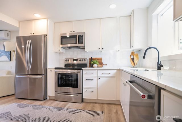 7934 SW 20th Avenue, Seattle, WA 98106