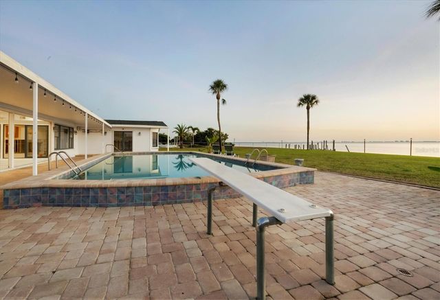 7318 WESTMORELAND DRIVE, Sarasota, FL 34243