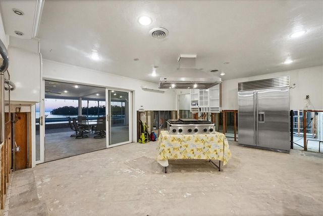 7318 WESTMORELAND DRIVE, Sarasota, FL 34243