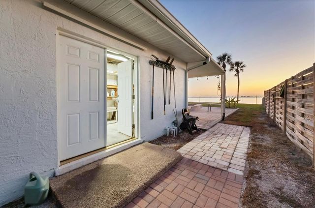 7318 WESTMORELAND DRIVE, Sarasota, FL 34243