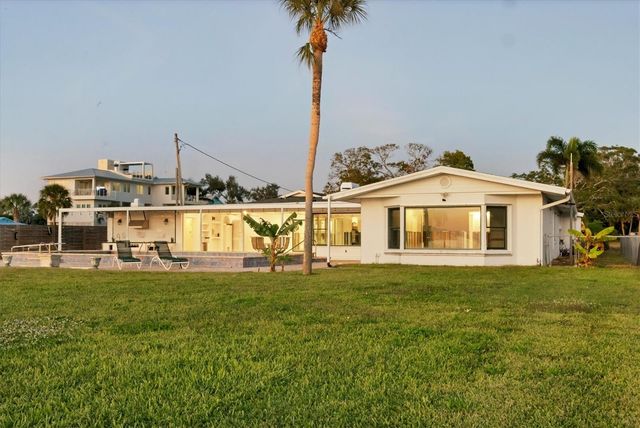 7318 WESTMORELAND DRIVE, Sarasota, FL 34243