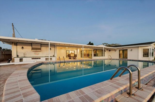 7318 WESTMORELAND DRIVE, Sarasota, FL 34243