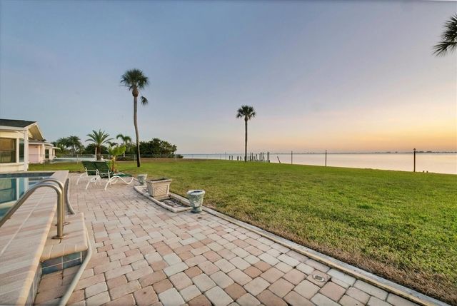 7318 WESTMORELAND DRIVE, Sarasota, FL 34243