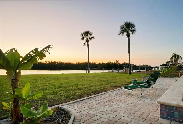 7318 WESTMORELAND DRIVE, Sarasota, FL 34243