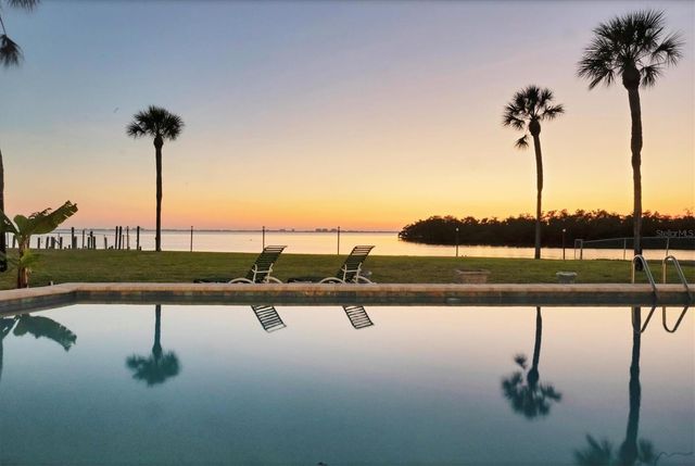 7318 WESTMORELAND DRIVE, Sarasota, FL 34243