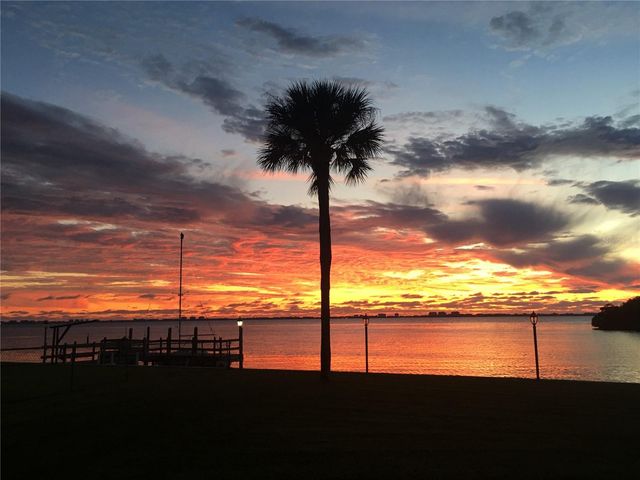 7318 WESTMORELAND DRIVE, Sarasota, FL 34243