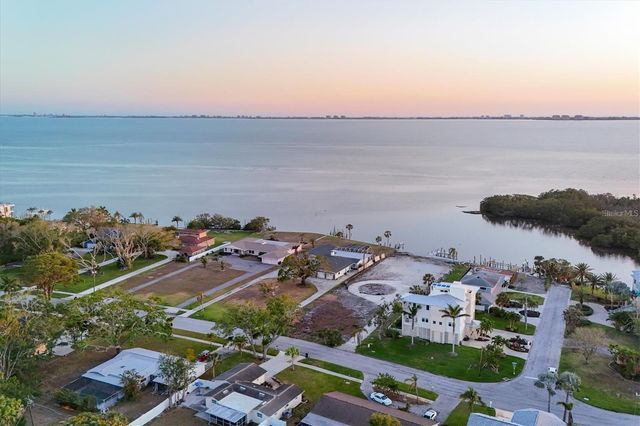 7318 WESTMORELAND DRIVE, Sarasota, FL 34243