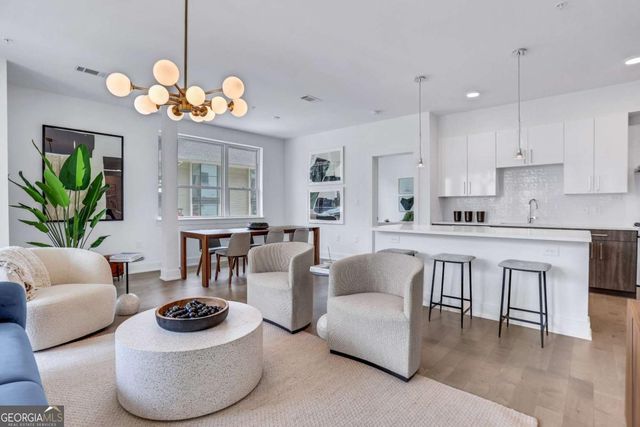 775 Juniper Street NE 327, Atlanta, GA 30308