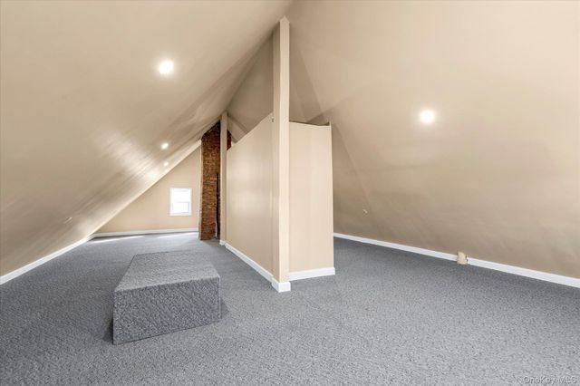 14 Endview Avenue, Lynbrook, NY 11563