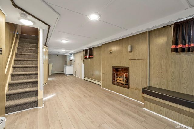 14 Endview Avenue, Lynbrook, NY 11563