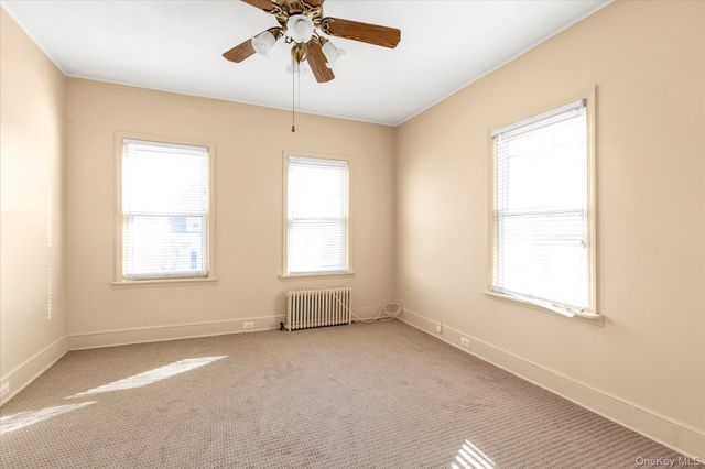 14 Endview Avenue, Lynbrook, NY 11563