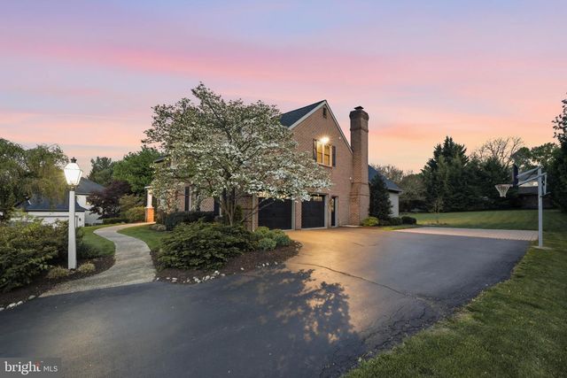 2124 QUAIL DR, Lancaster, PA 17601