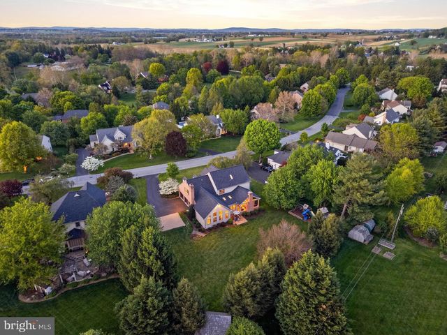 2124 QUAIL DR, Lancaster, PA 17601