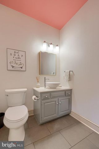 2124 QUAIL DR, Lancaster, PA 17601
