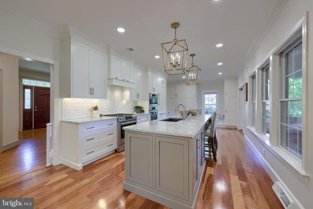 2124 QUAIL DR, Lancaster, PA 17601