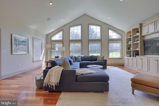 2124 QUAIL DR, Lancaster, PA 17601
