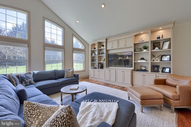 2124 QUAIL DR, Lancaster, PA 17601