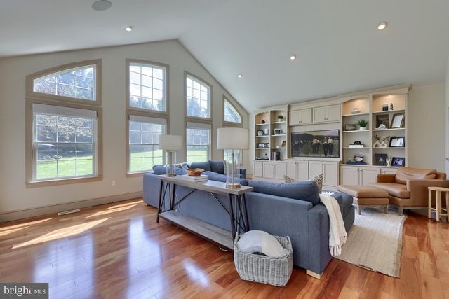 2124 QUAIL DR, Lancaster, PA 17601