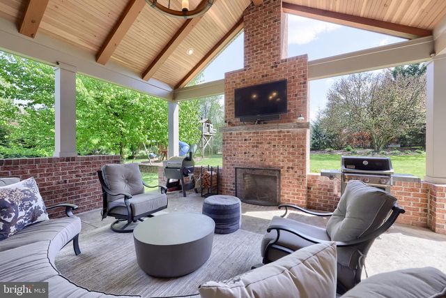 2124 QUAIL DR, Lancaster, PA 17601