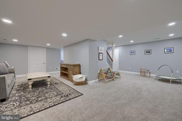 2124 QUAIL DR, Lancaster, PA 17601