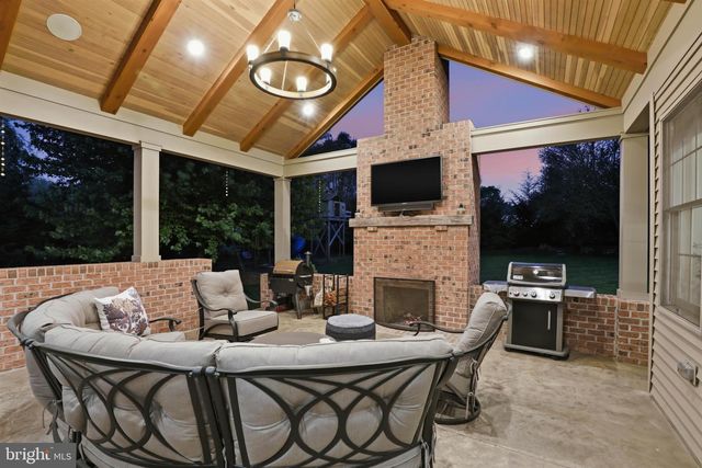 2124 QUAIL DR, Lancaster, PA 17601