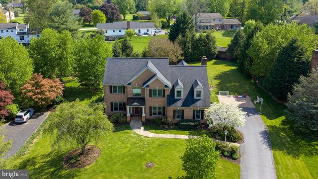 2124 QUAIL DR, Lancaster, PA 17601