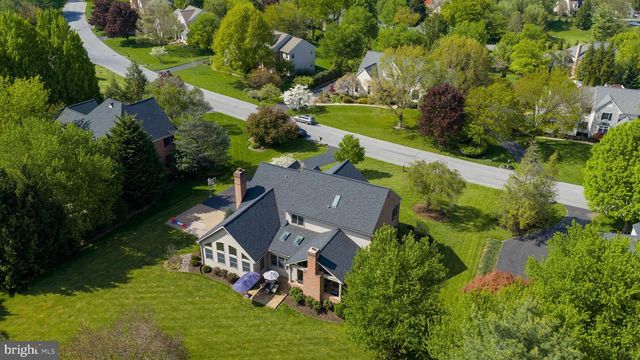 2124 QUAIL DR, Lancaster, PA 17601