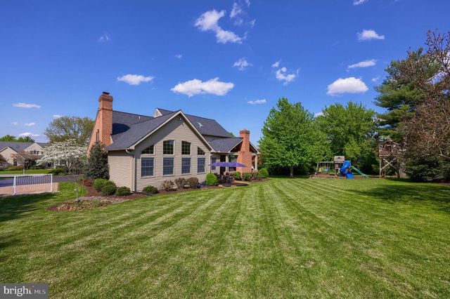 2124 QUAIL DR, Lancaster, PA 17601