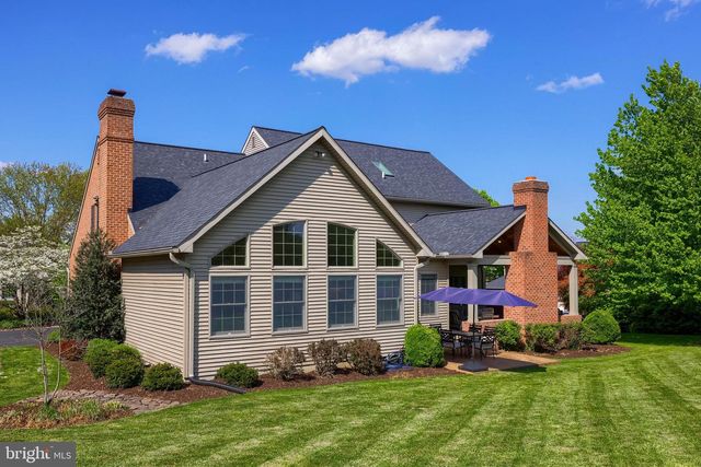 2124 QUAIL DR, Lancaster, PA 17601