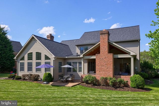 2124 QUAIL DR, Lancaster, PA 17601