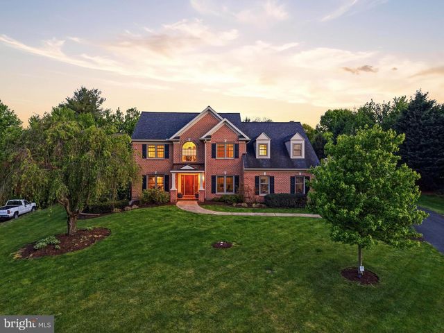 2124 QUAIL DR, Lancaster, PA 17601
