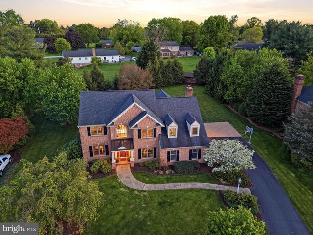 2124 QUAIL DR, Lancaster, PA 17601
