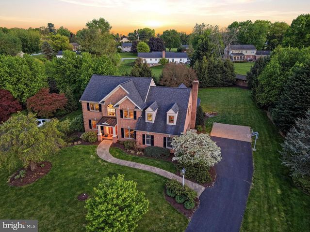 2124 QUAIL DR, Lancaster, PA 17601