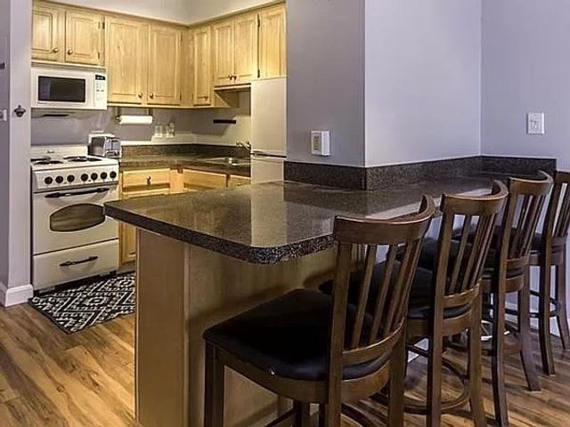 1025 Hancock St 1H, Quincy, MA 02169