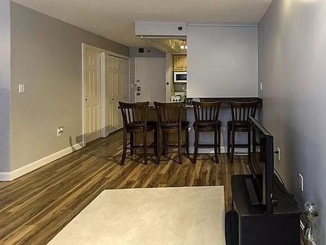 1025 Hancock St 1H, Quincy, MA 02169