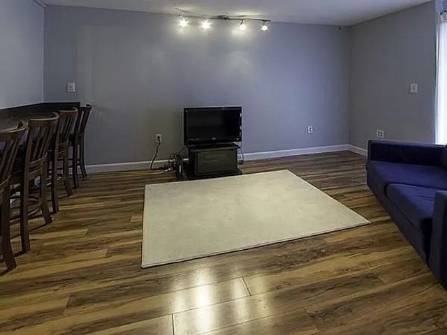 1025 Hancock St 1H, Quincy, MA 02169