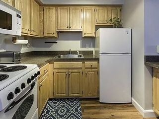 1025 Hancock St 1H, Quincy, MA 02169