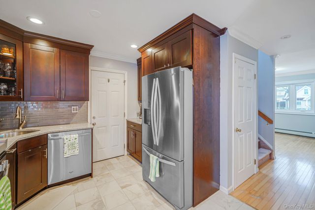 811 County Line Road, Amityville, NY 11701