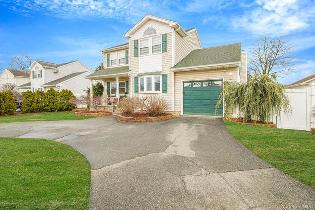 811 County Line Road, Amityville, NY 11701