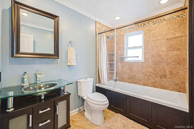 811 County Line Road, Amityville, NY 11701