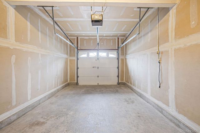 811 County Line Road, Amityville, NY 11701