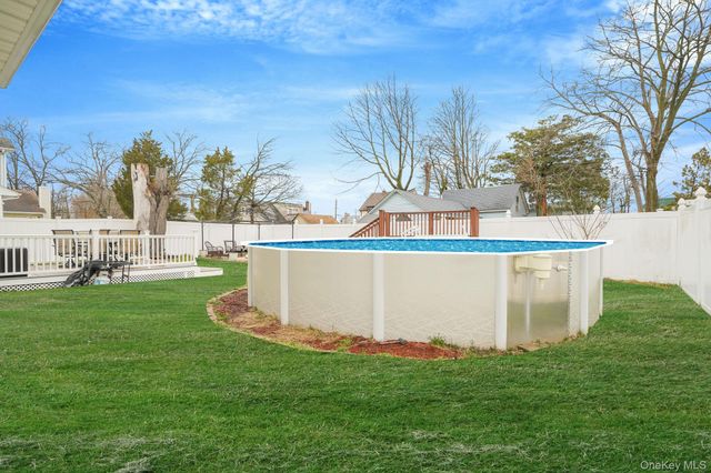 811 County Line Road, Amityville, NY 11701