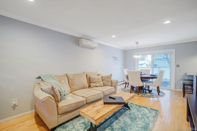 811 County Line Road, Amityville, NY 11701