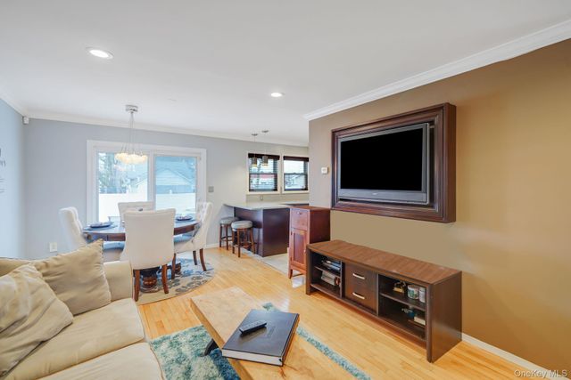 811 County Line Road, Amityville, NY 11701