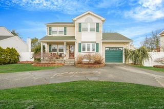 811 County Line Road, Amityville, NY 11701