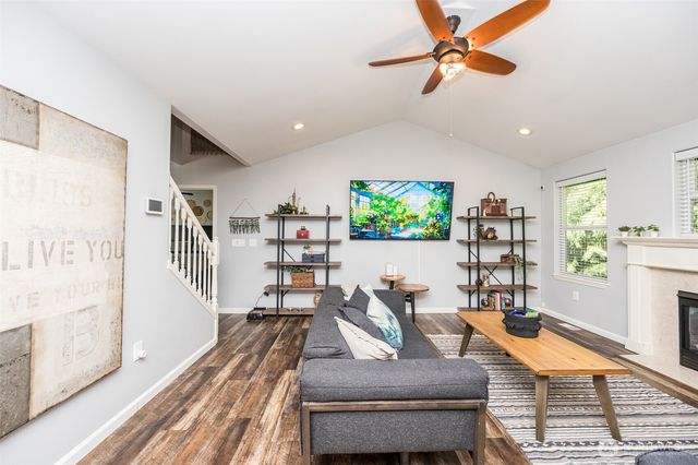 1864 21st Avenue SE, Olympia, WA 98501