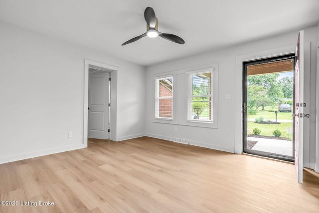 5308 Lee Ave, Crestwood, KY 40014
